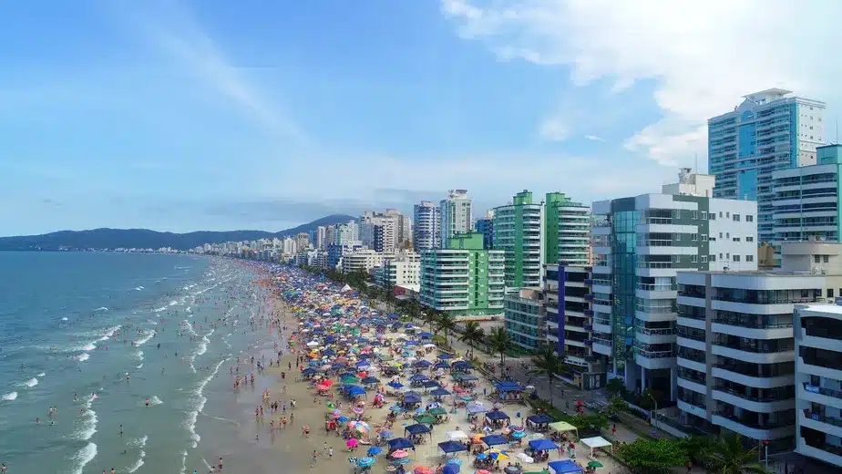 Imóveis com de 125 m² valorizam 16,9% e chegam a R$ 5,36 milhões em Balneário Camboriú