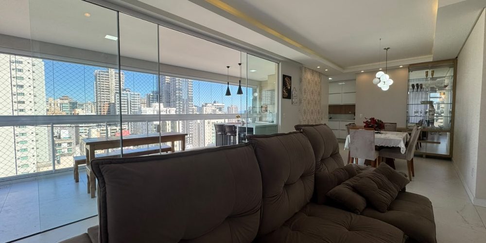 sala de estar mais sacada